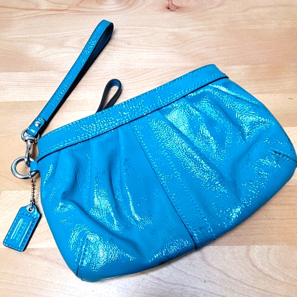 COACH | Turquoise Patent Leather Wristlet - Picture 7 of 13